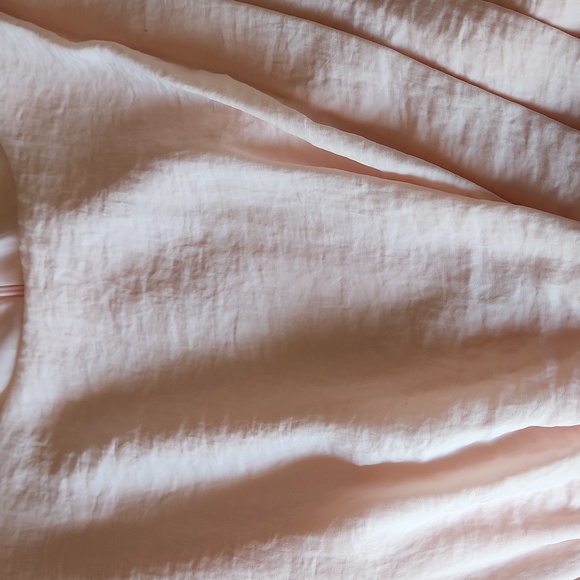 Beautiful soft pink dress! - Picture 9 of 10